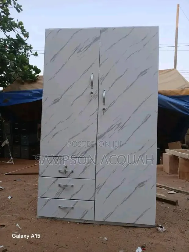 Quality 2 In 1 Wardrobe With Drawers · Photo 1