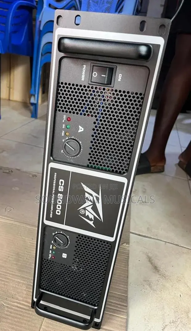 Peavey Cs-8000 Professional Power Amplifier · Photo 1