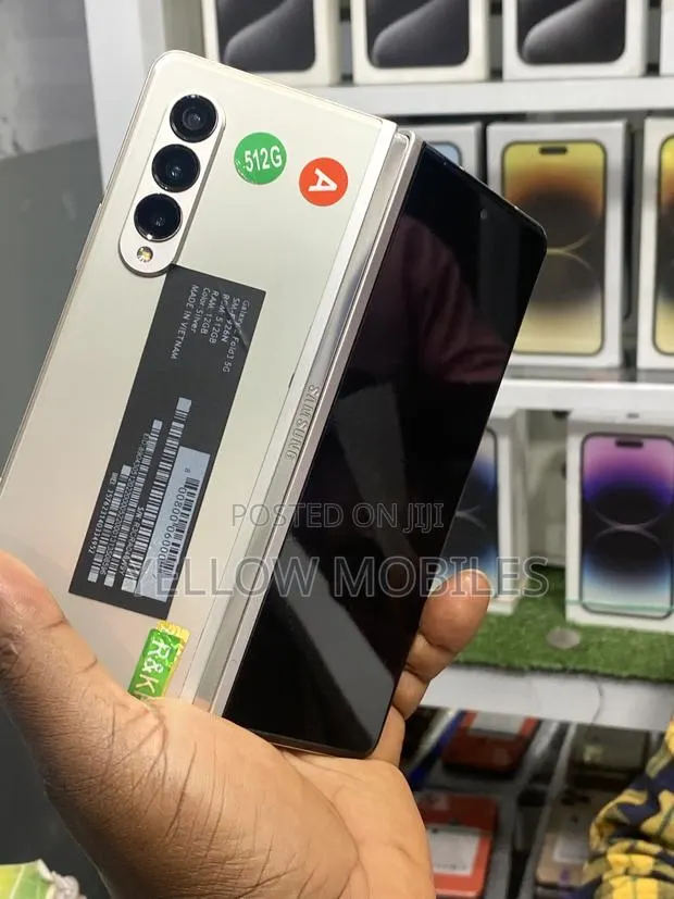 Samsung Galaxy Z Fold 3 512 GB Gold · Photo 1