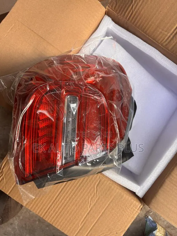 Mercedes-Benz GLA Taillight 2015 2016 2017 2018 · Photo 1