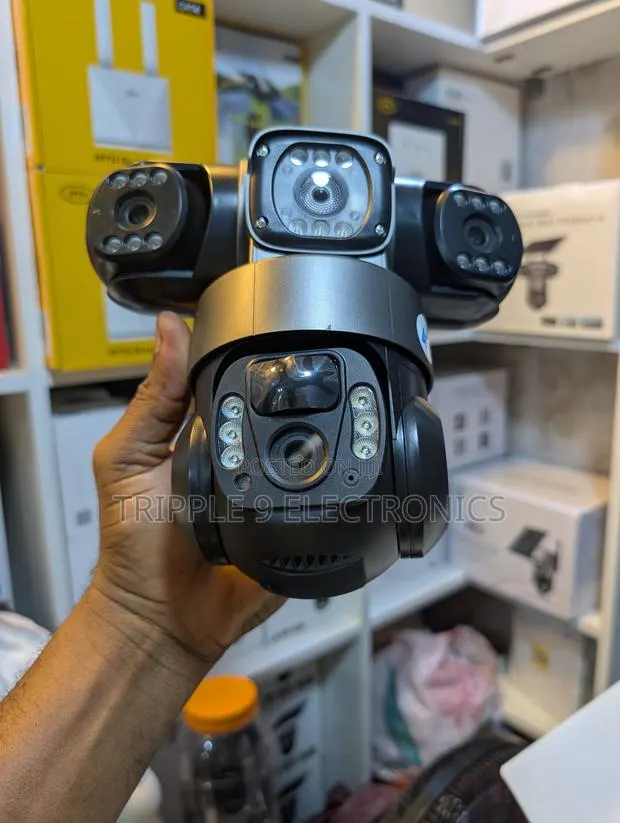 Quality 3 Lens 4g Universal CCTV Camera With Solar · Photo 1