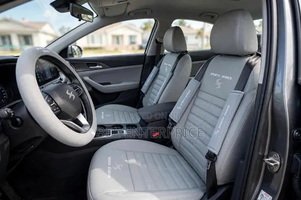 Sports Series Seats Covers- Light Grey · Photo 1