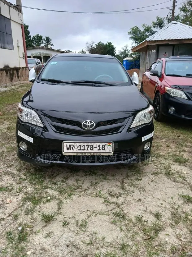 Toyota Corolla S 4dr Sedan (1.8L 4cyl 4A) 2013 Black · Photo 1