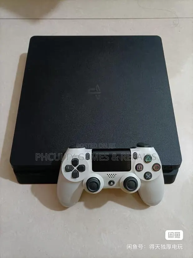 Ps4 Slim With 5games and Two Controllers · Photo 1