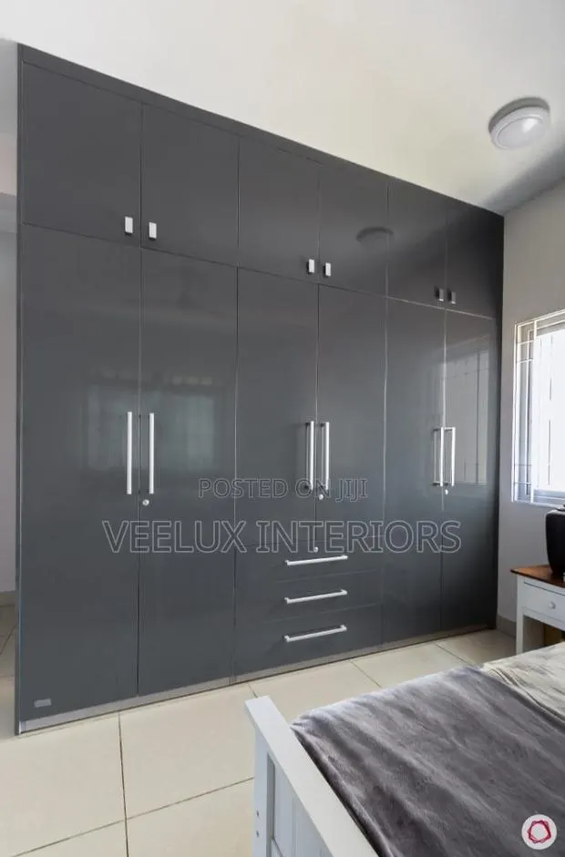 Sliding Door Wardrobe Interior Design for Modern Bedrooms · Photo 1