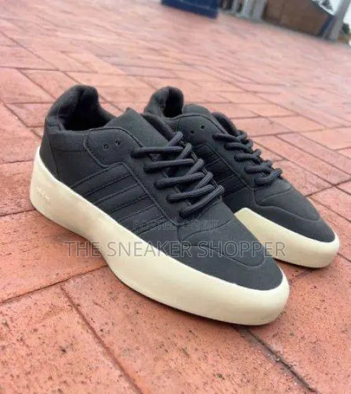 Athletic Adidas Fear of God · Photo 1