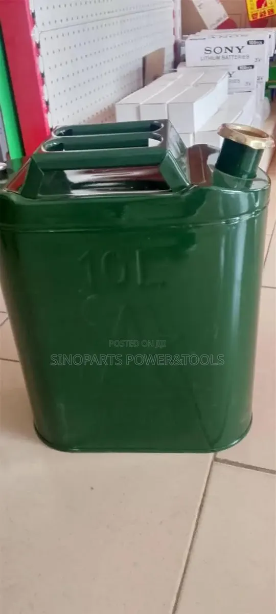 10L Metal Jerry Can for Petrol Diesel and Oil · Photo 1