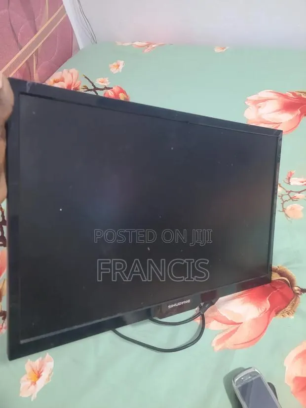24 Inch TV · Photo 1