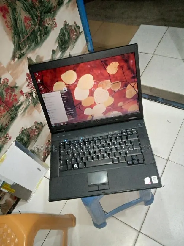 Laptop Dell Latitude E6420 4GB Intel Core 2 Duo HDD 128GB · Photo 1