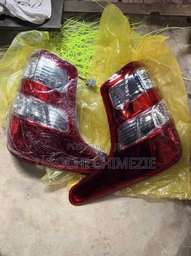 Mitsubishi L200 2016/2017/2018 Tail Light · Photo 1