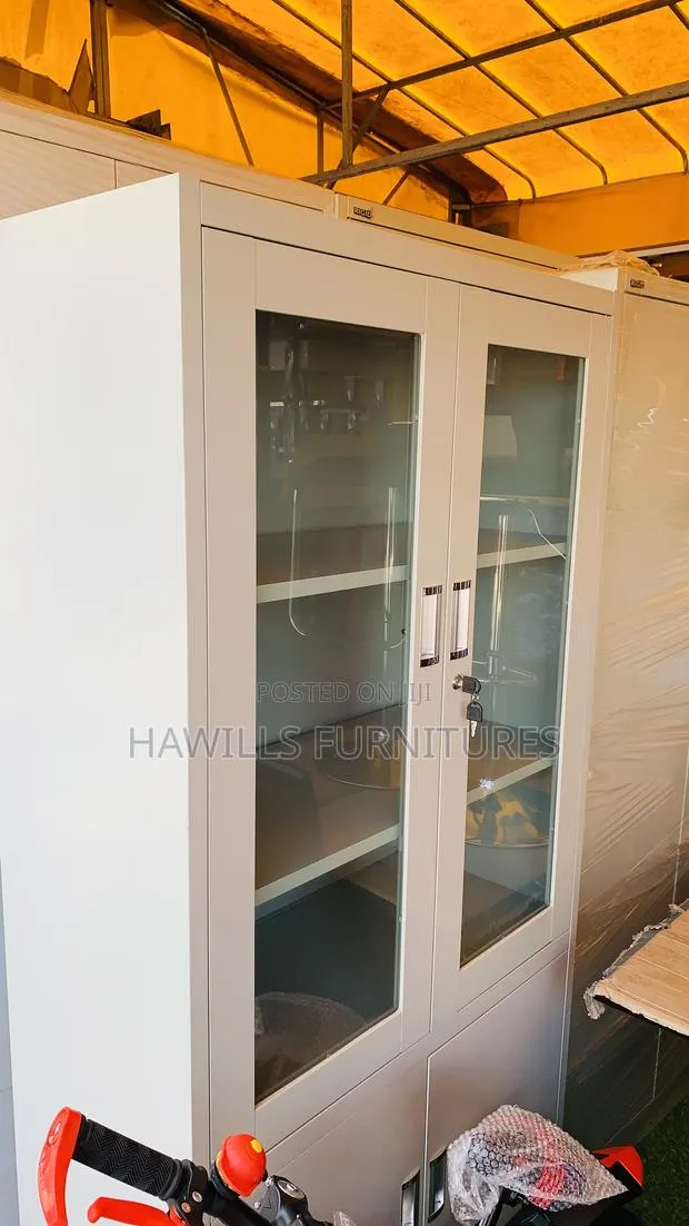 Wine Metal Cabinet · Photo 1