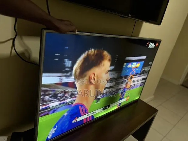 49 Inch LG Satellite Full HD LED Television · Photo 1
