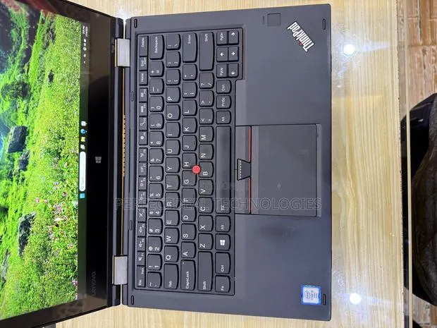 New Laptop Lenovo Yoga 260 8GB Intel Core i5 SSD 256GB · Photo 1