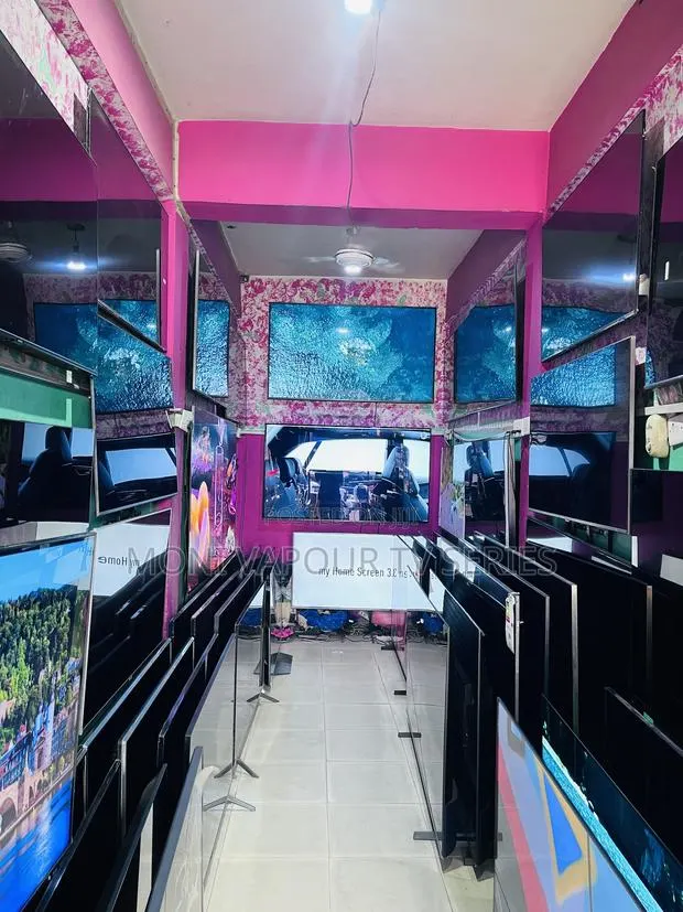 Best TV Shop at Kasoa=strong Slim Latest 55 Inches Smart Sumsung · Photo 1