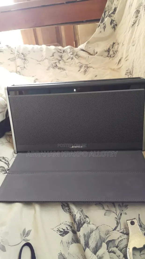 Bose Bluetooth Rechargeable Speakers · Photo 1