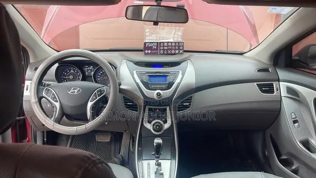 Hyundai Elantra 2017 Red · Photo 1