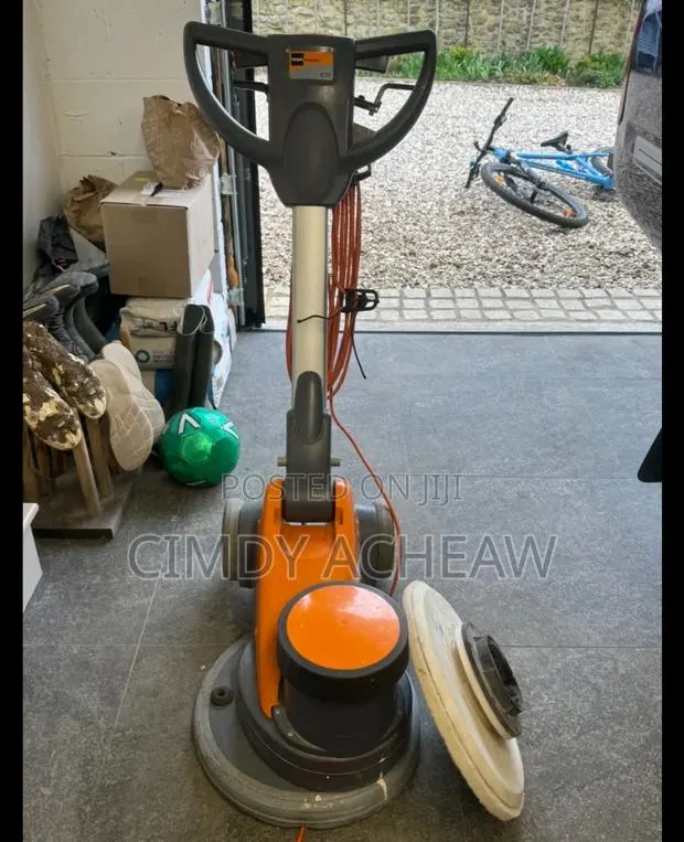 Taski Floor Scrubber · Photo 1