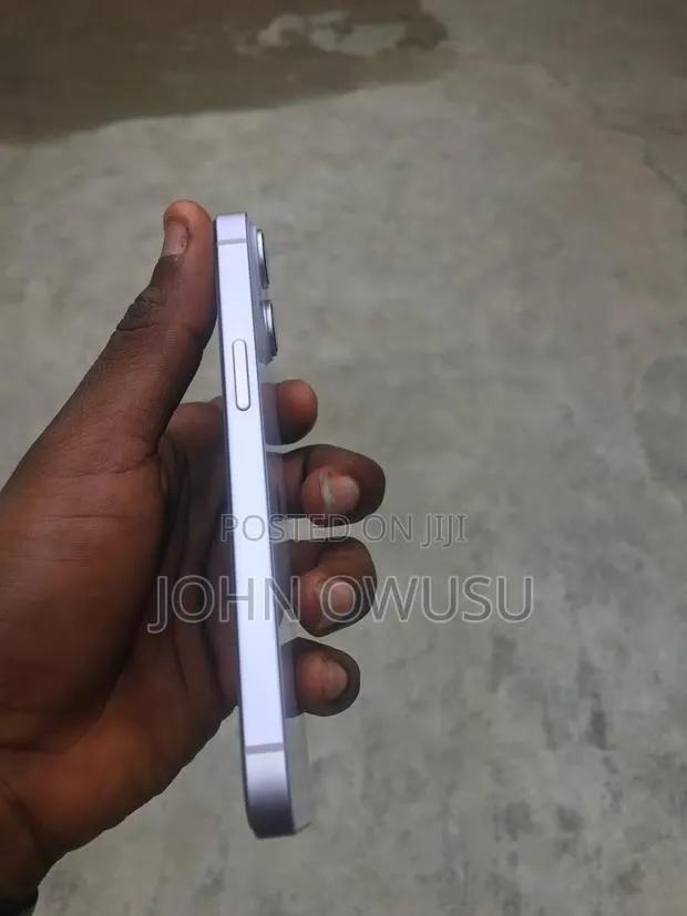 Apple iPhone 13 128 GB Gray · Photo 1