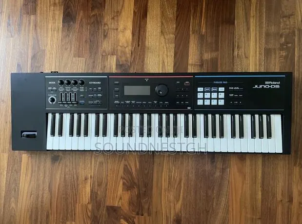 Roland Juno Ds + Free Bag · Photo 1