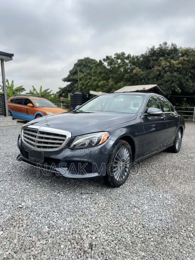 Mercedes-Benz C300 Luxury 4dr AWD 4Matic Sedan (2.0L 4cyl 7A) 2015 Gray