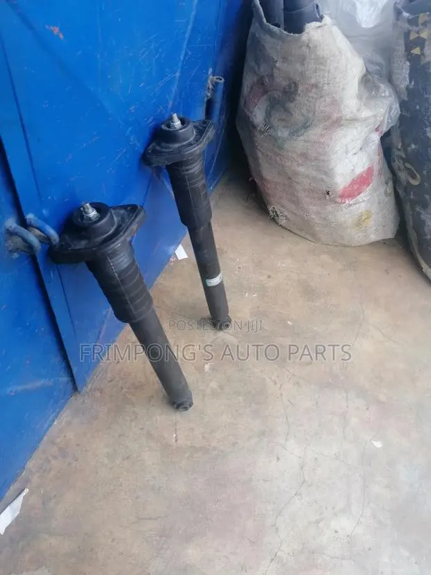 Infiniti Qx50 2016 Back Shocks Absorbers · Photo 1