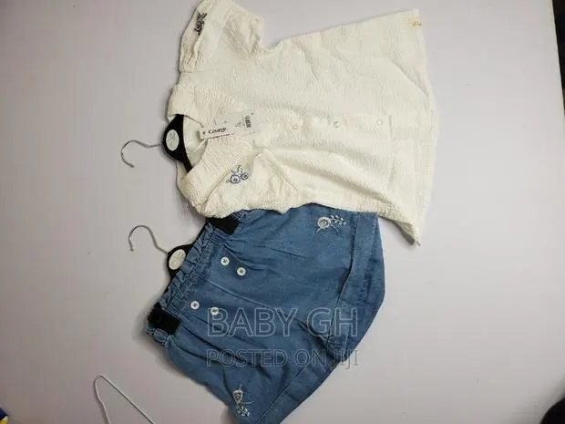Billoe Faiers White Top and Denim Shorts · Photo 1