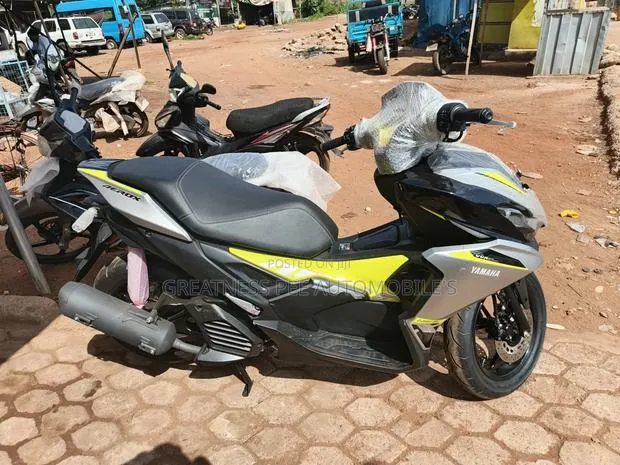 New Yamaha 2025 · Photo 1