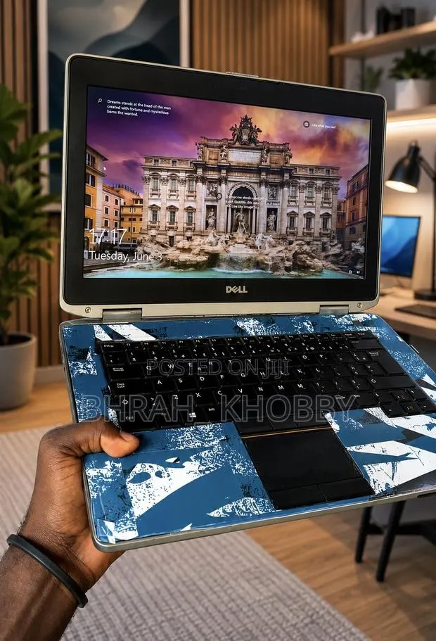 Laptop Dell Latitude 7400 12GB Intel Core i7 HDD 512GB · Photo 1