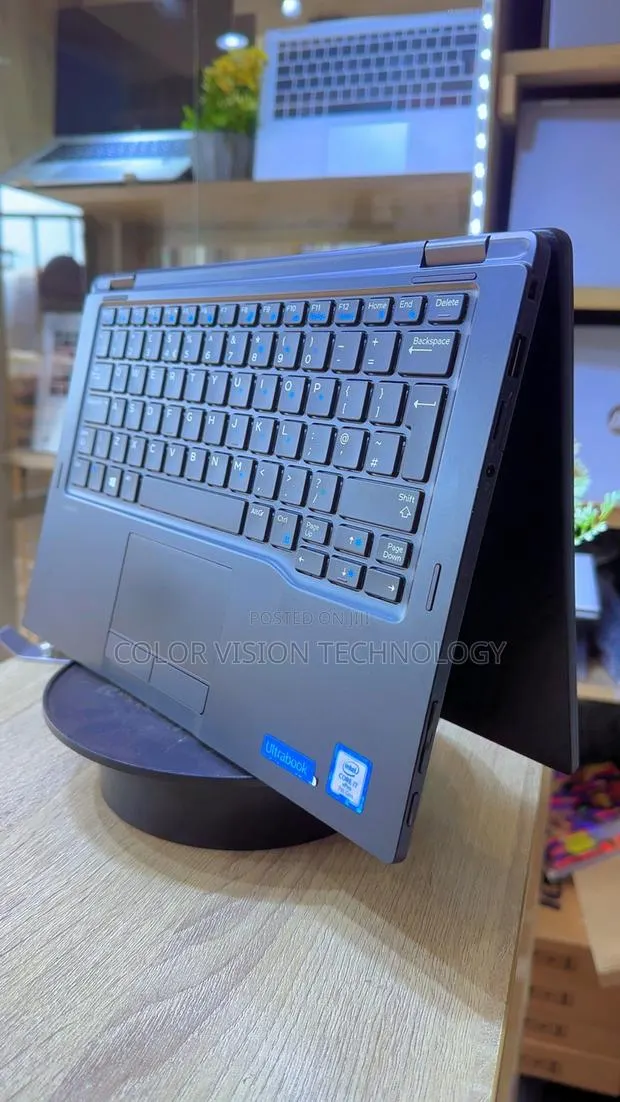 Laptop Dell Latitude 7390 2-in-1 16GB Intel Core i7 SSD 256GB · Photo 1