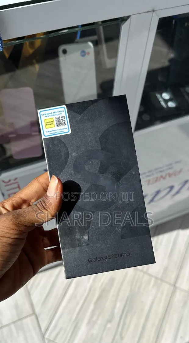 New Samsung Galaxy S22 Ultra 128 GB Black · Photo 1