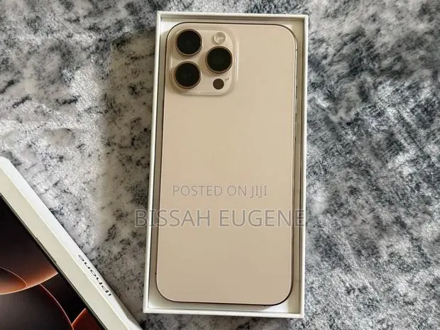 Apple iPhone 16 Pro Max 512 GB Gold · Photo 1