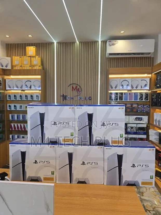 Plyastion5 Slim Standard Edition · Photo 1