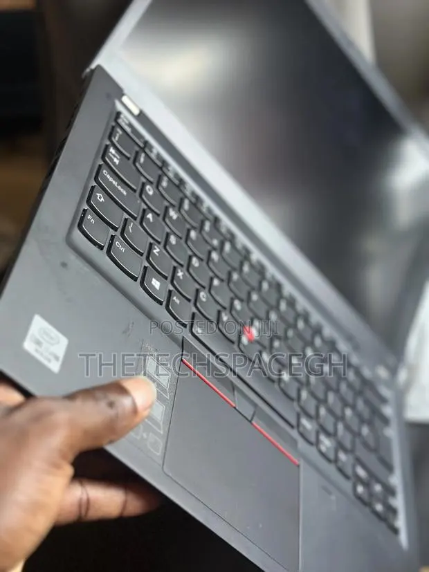 Laptop Lenovo Thinkpad T14s Gen 2 16GB Intel Core I7 SSD 256GB · Photo 1
