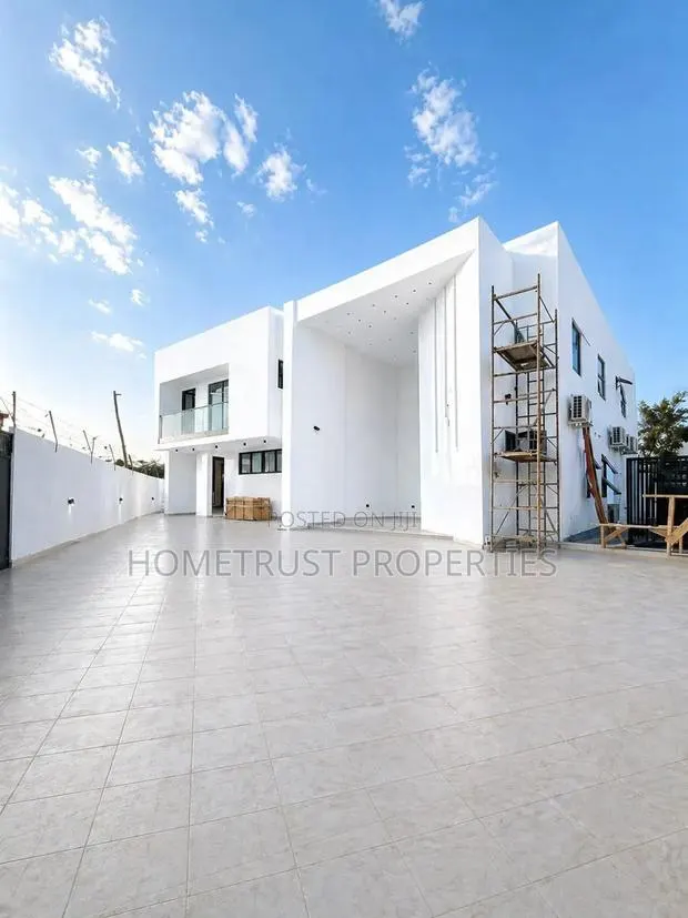 4bdrm Duplex in East Legon, American House for sale · Photo 1