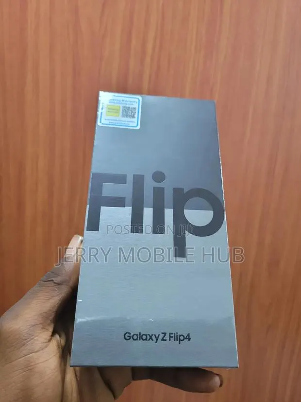 New Samsung Galaxy Z Flip4 256 GB Blue · Photo 1