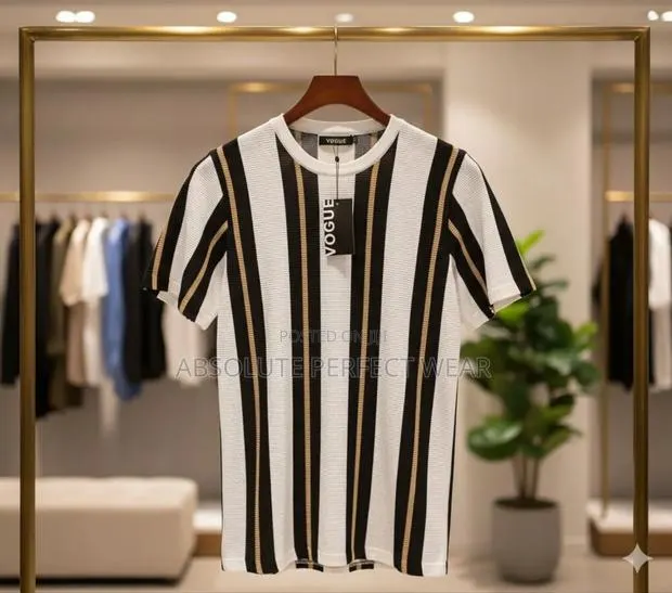 Original Givenchy Round Neck T Shirts for Men Available · Photo 1