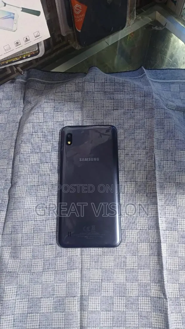 Samsung A10 32 GB Black · Photo 1