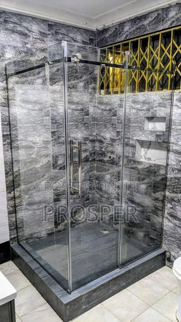 Frameless Shower Unit, Balustrades Office Front Etc · Photo 1