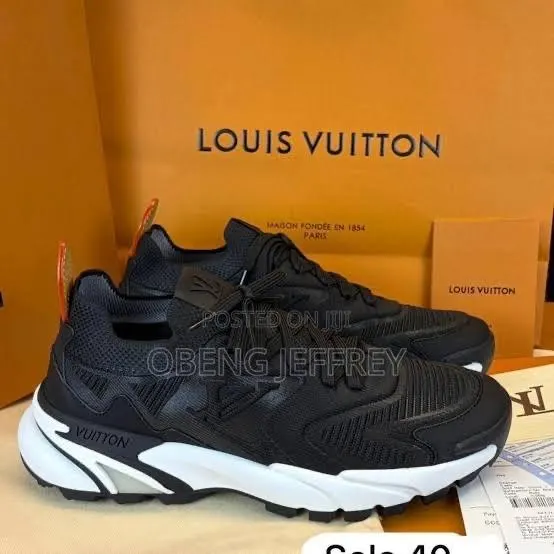 Original Louis Vuitton Runner Tatic Black Technical Knit · Photo 1