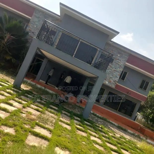 3bdrm House in Kg. Franco, Tema Metropolitan for rent · Photo 1