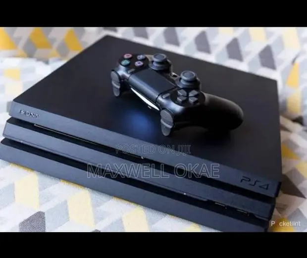 PlayStation 4 Pro · Photo 1