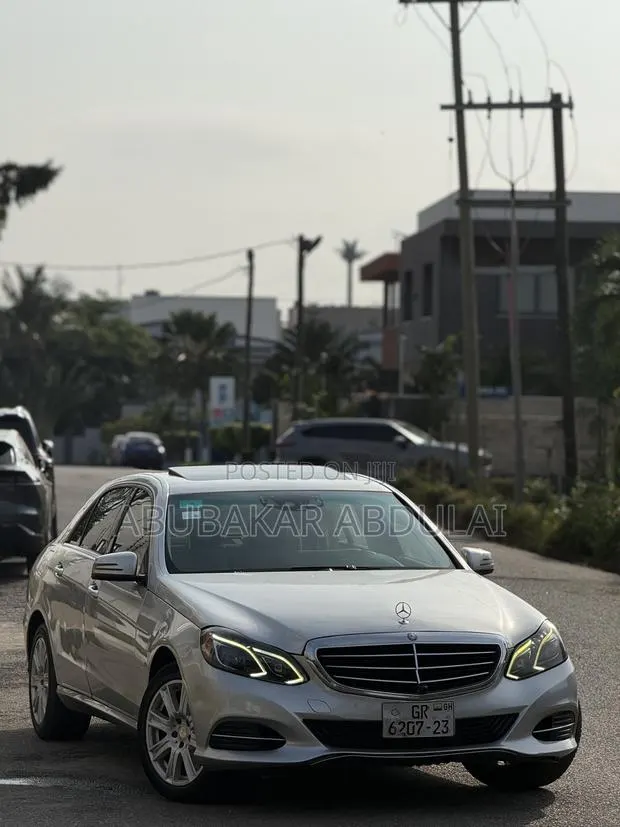 Mercedes-Benz E-Class 2013 Silver · Photo 1
