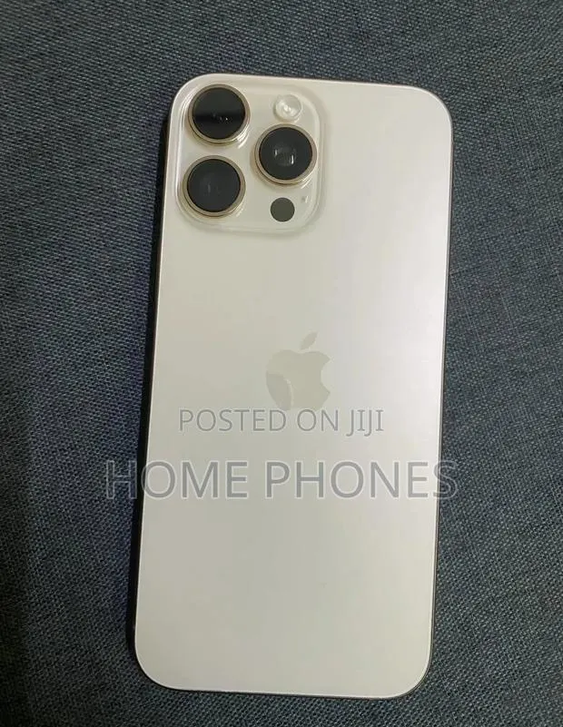 Apple iPhone 16 Pro Max 256 GB Gold · Photo 1