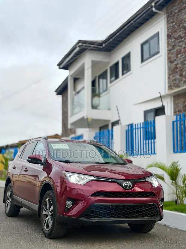Toyota RAV4 LE 4dr SUV AWD (2.5L 4cyl 6A) 2018 Red · Photo 1