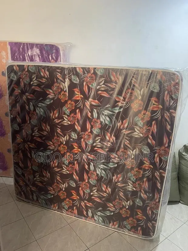 12inches Queen Size Bed High Density Mattress · Photo 1