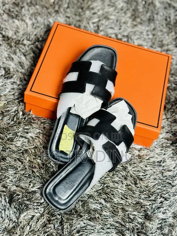Hermes Slippers _ Ladies Black Slippers · Photo 1