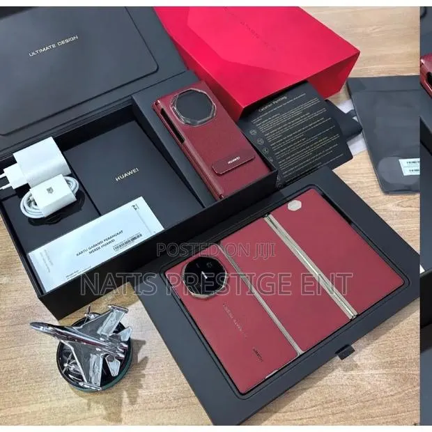New Huawei Mate XT Ultimate Design 256 GB Black · Photo 1