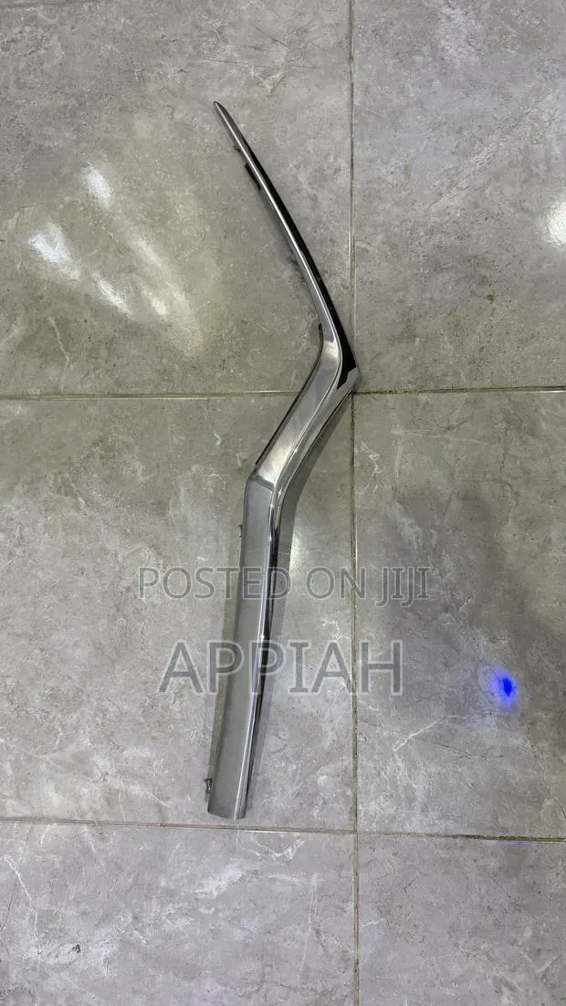 Headlight Shining Chrome (Left) for Honda CRV 2018 · Photo 1