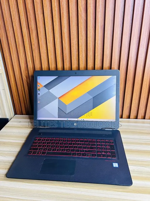 Laptop HP Omen 17 16GB Intel Core i7 SSD 256GB · Photo 1