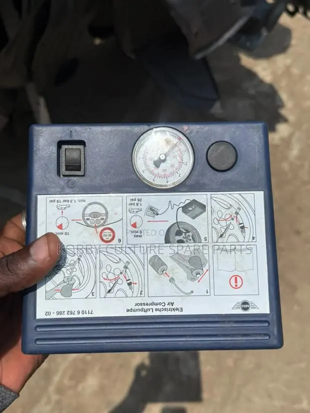 Original Brand New Emergency Electronic Tyre Pump Available for Cars · Photo 1